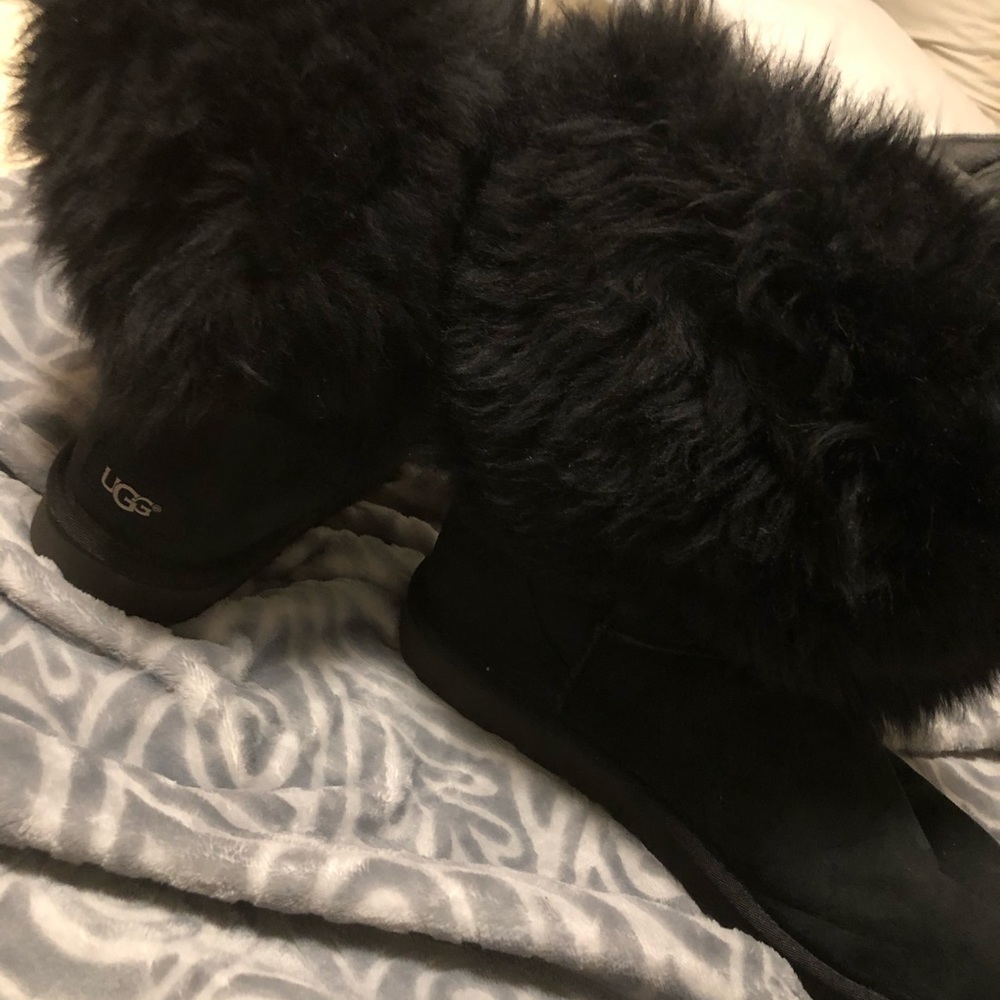 Ugg boots with the fur💕